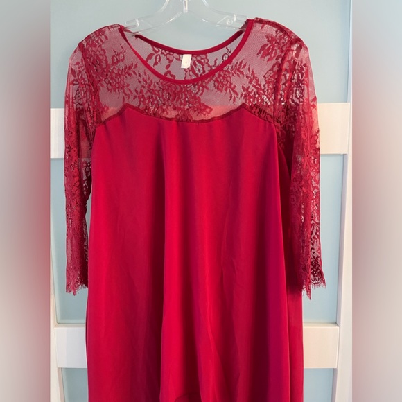 Red Lace Accent Dress - Picture 6 of 9